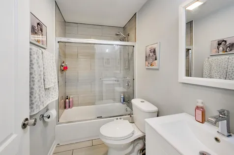 1067 Carpenter Court Elk Grove Village IL 60007