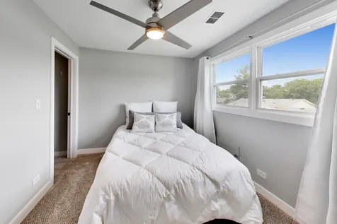 1067 Carpenter Court Elk Grove Village IL 60007