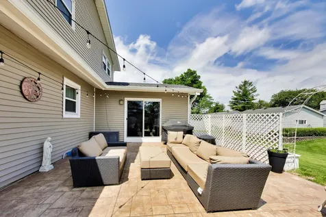 1067 Carpenter Court Elk Grove Village IL 60007
