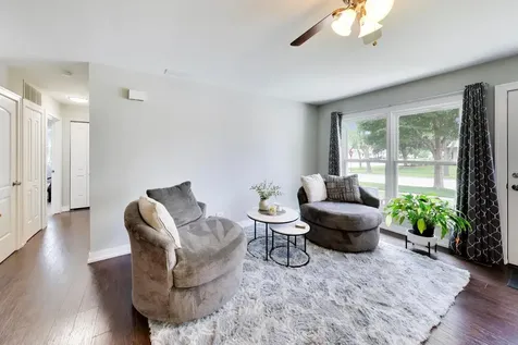 1067 Carpenter Court Elk Grove Village IL 60007