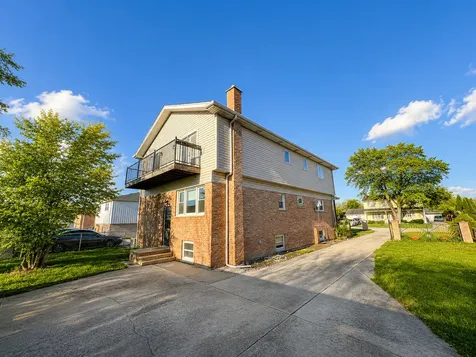 7332 Beloit Avenue Bridgeview IL 60455