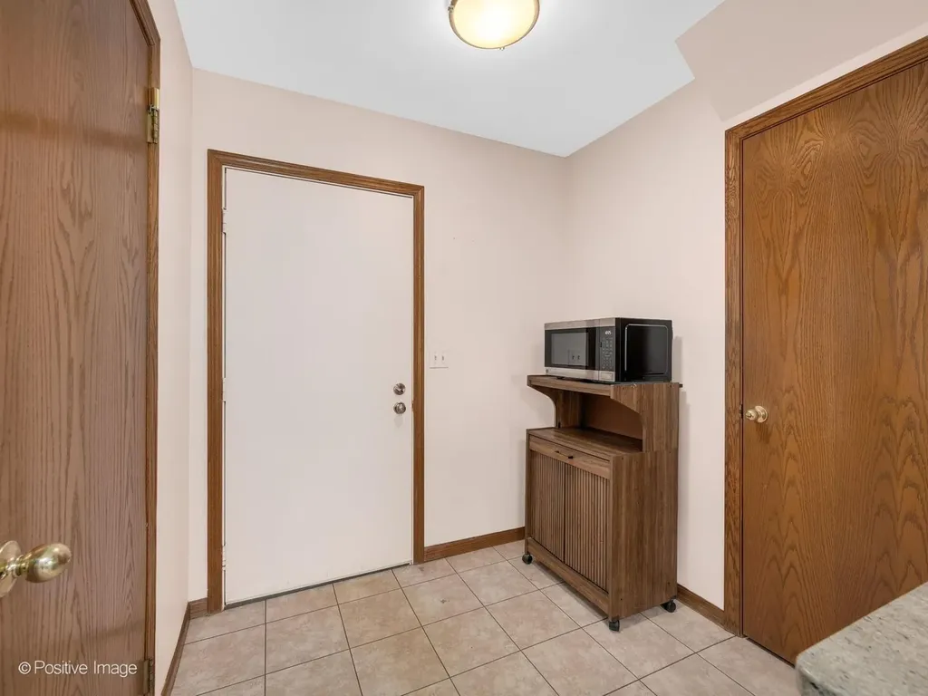 7932 Stewart Drive Darien IL 60561
