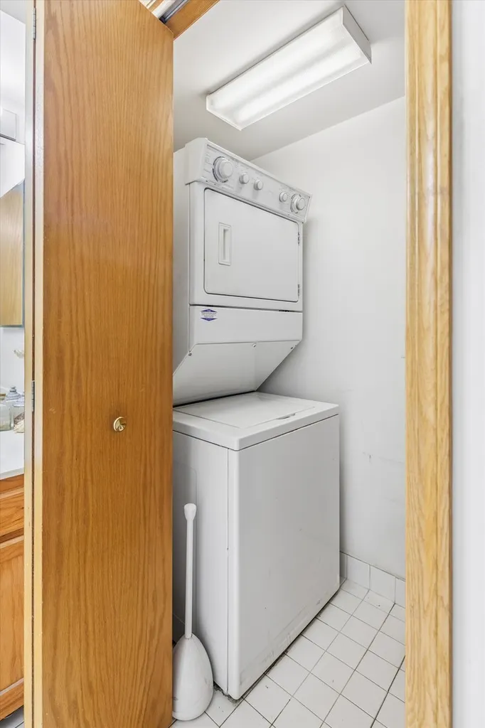 5320 North Lowell Avenue Chicago IL 60630