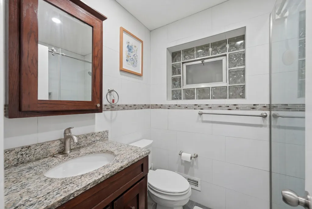 4325 South Rockwell Street Chicago IL 60632
