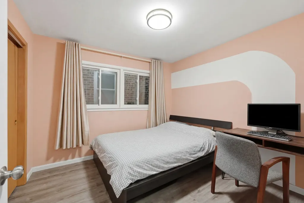 4325 South Rockwell Street Chicago IL 60632