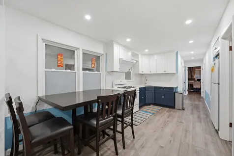 4325 South Rockwell Street Chicago IL 60632