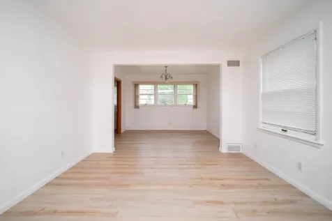 321 North London Avenue Rockford IL 61107