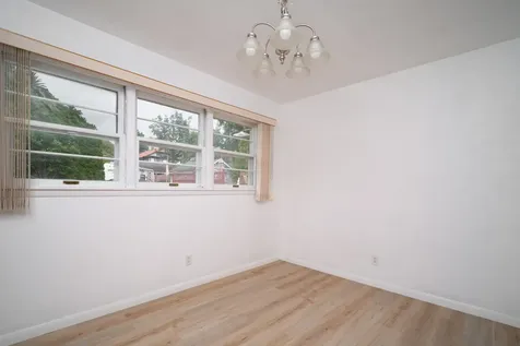 321 North London Avenue Rockford IL 61107