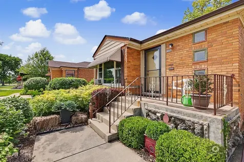 4996 Wick Drive Oak Lawn IL 60453