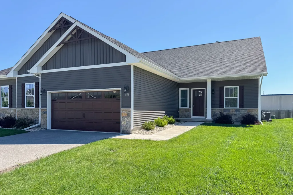 532 Anjali Court Sycamore IL 60178