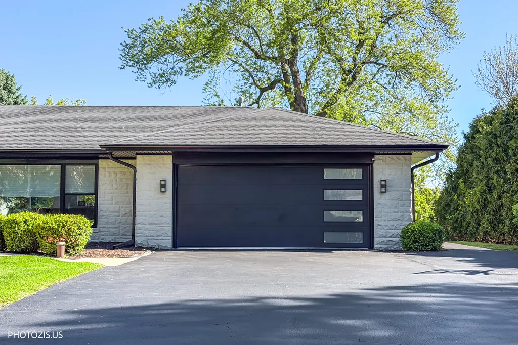 302 Goodridge Terrace Roselle IL 60172