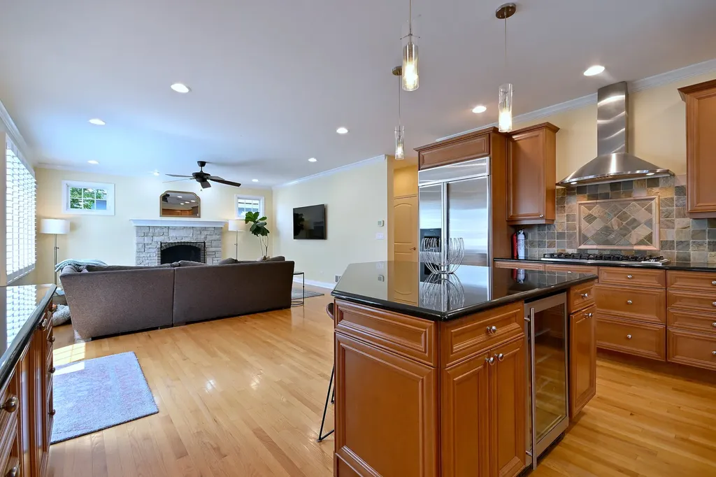6238 North Neva Avenue Chicago IL 60631