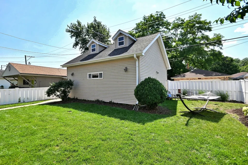 6238 North Neva Avenue Chicago IL 60631