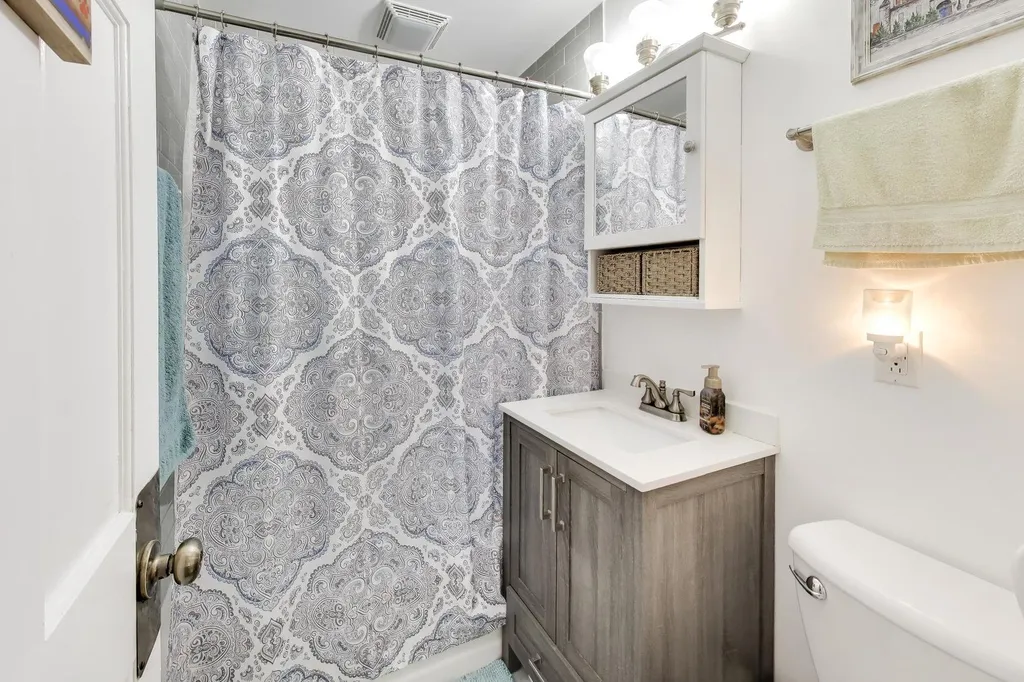 3221 North Plainfield Avenue Chicago IL 60634