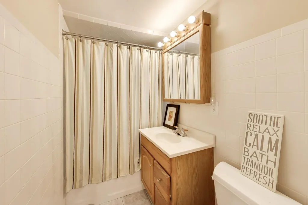 3221 North Plainfield Avenue Chicago IL 60634