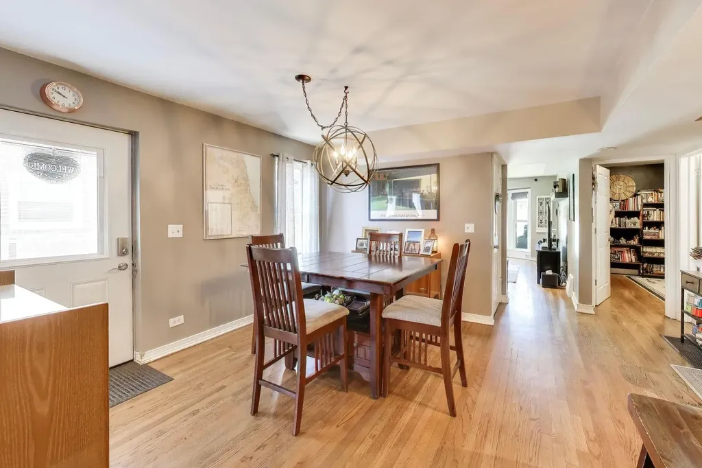 3221 North Plainfield Avenue Chicago IL 60634