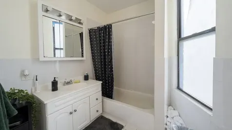 1337 West Huron Street Chicago IL 60642