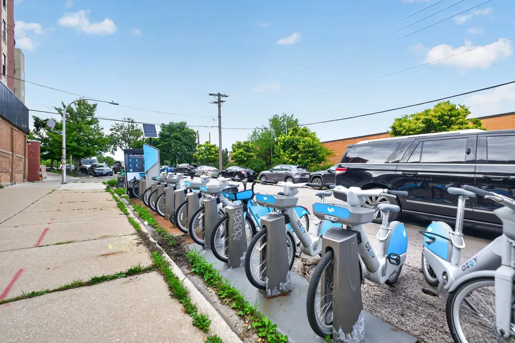 2633 West Belmont Avenue Chicago IL 60618