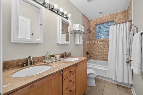 2633 West Belmont Avenue Chicago IL 60618