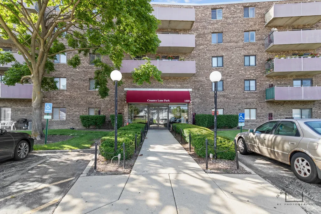1460 Fairlane Drive Schaumburg IL 60193