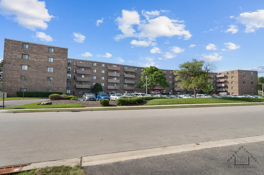 1460 Fairlane Drive Schaumburg IL 60193