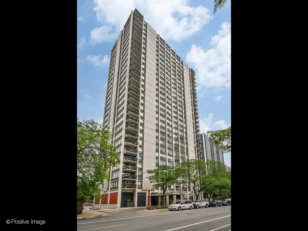 1455 North Sandburg Terrace Chicago IL 60610