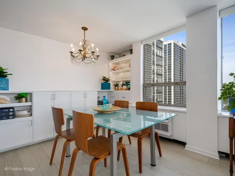 1455 North Sandburg Terrace Chicago IL 60610