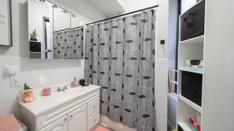 1337 West Huron Street Chicago IL 60642