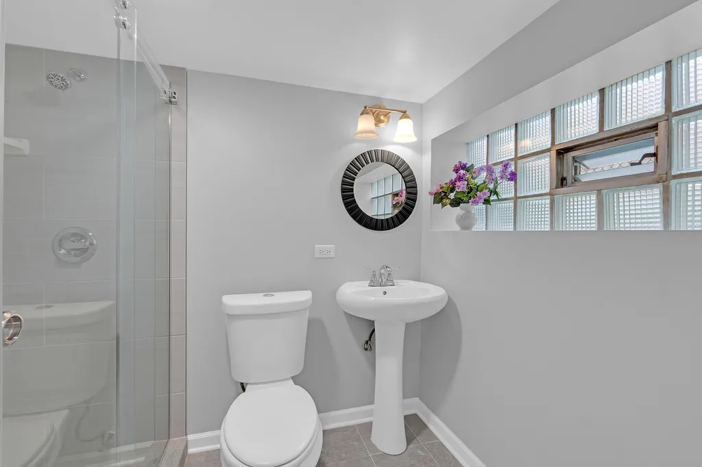 5830 North Nagle Avenue Chicago IL 60646