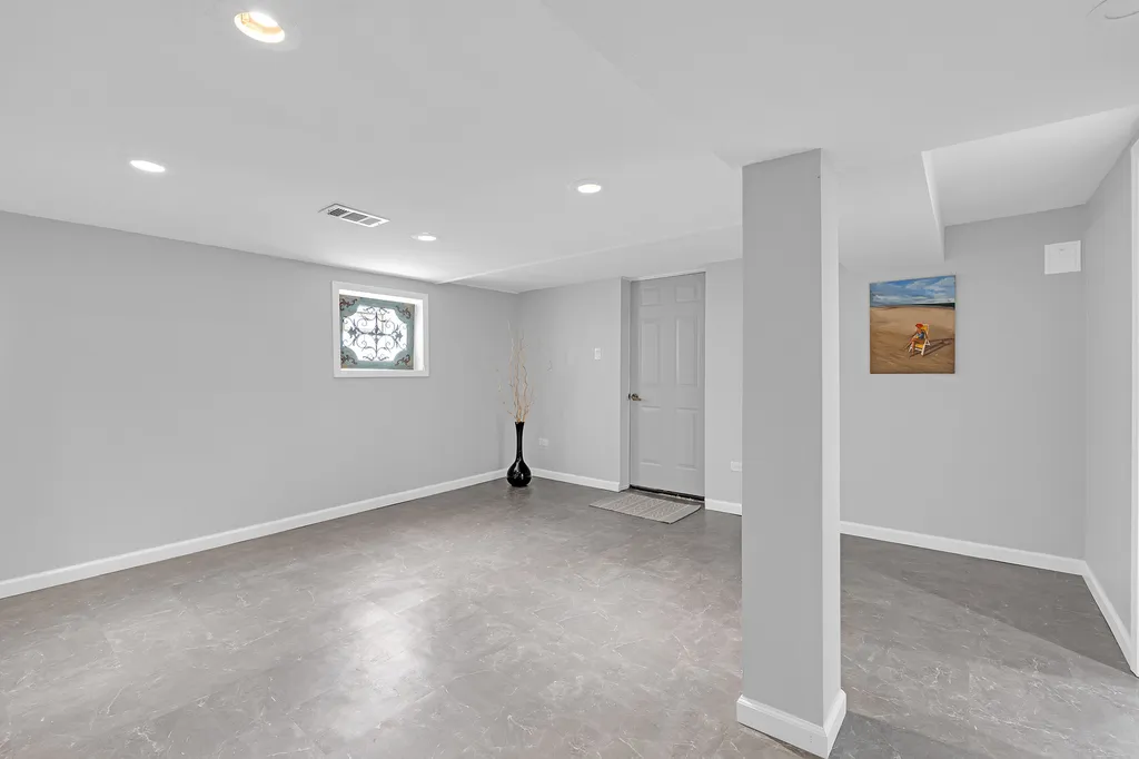 5830 North Nagle Avenue Chicago IL 60646