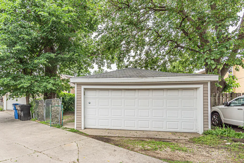 5830 North Nagle Avenue Chicago IL 60646