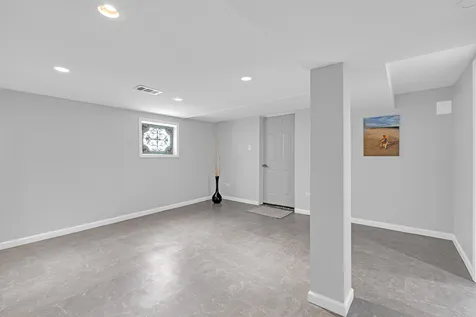5830 North Nagle Avenue Chicago IL 60646