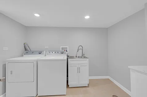 5830 North Nagle Avenue Chicago IL 60646