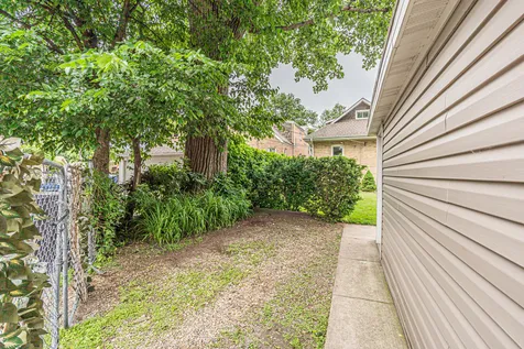 5830 North Nagle Avenue Chicago IL 60646