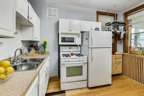 1965 West Summerdale Avenue Chicago IL 60640