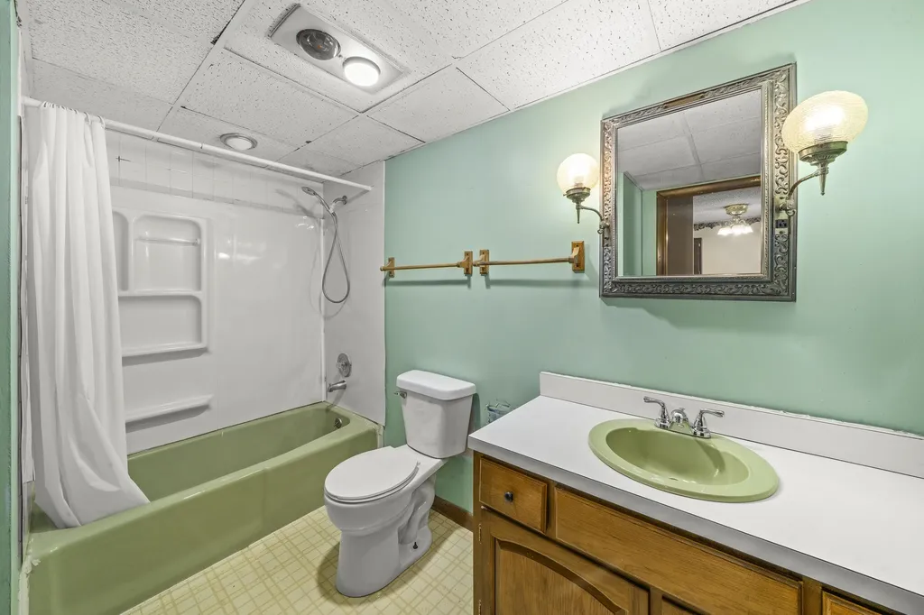 1060 North Farnsworth Avenue Aurora IL 60505