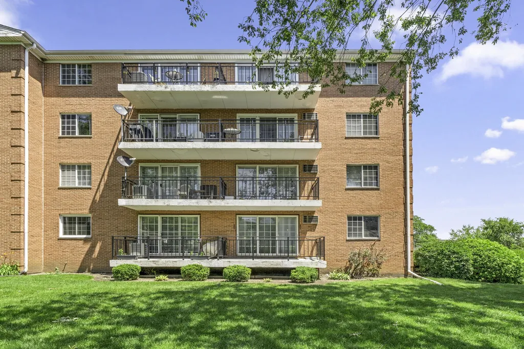 1060 North Farnsworth Avenue Aurora IL 60505