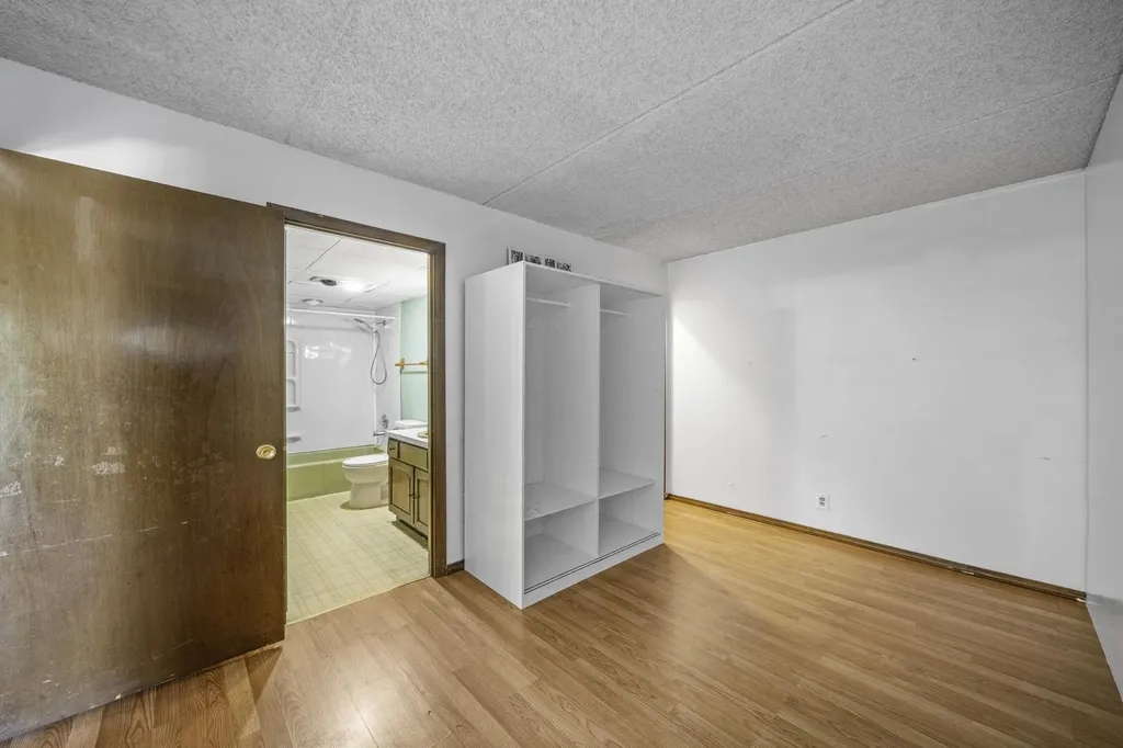 1060 North Farnsworth Avenue Aurora IL 60505