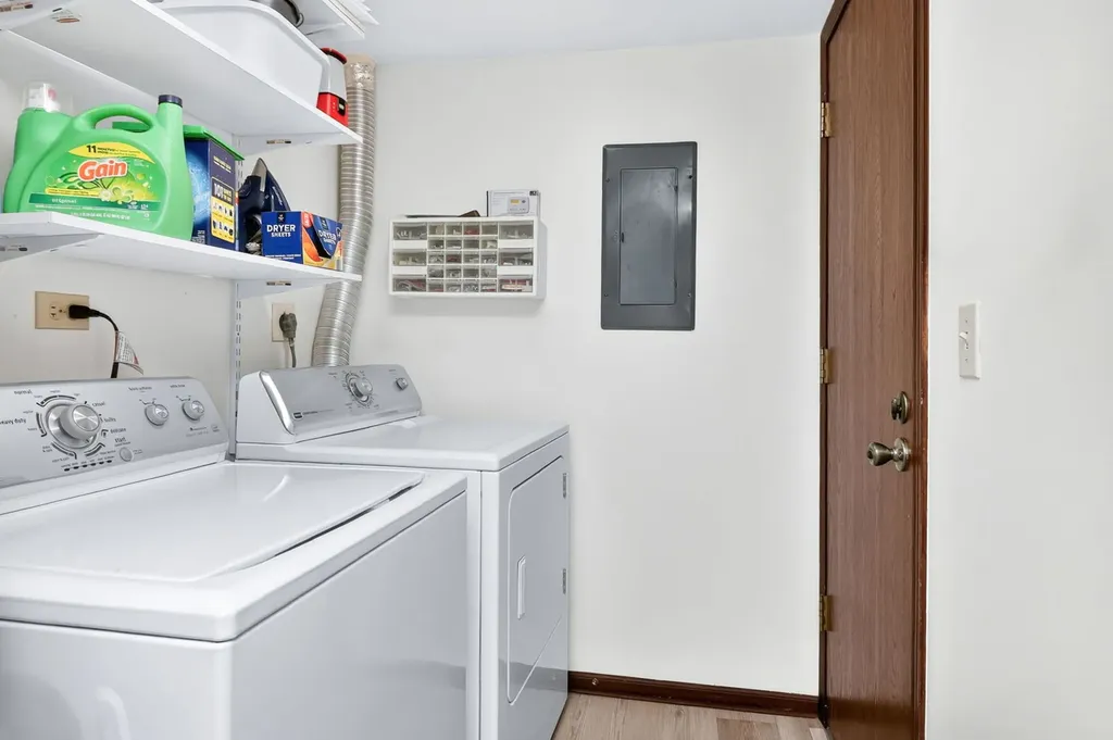 468 Valley Drive Naperville IL 60563