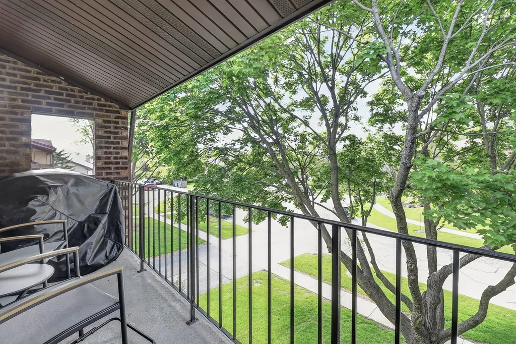 468 Valley Drive Naperville IL 60563