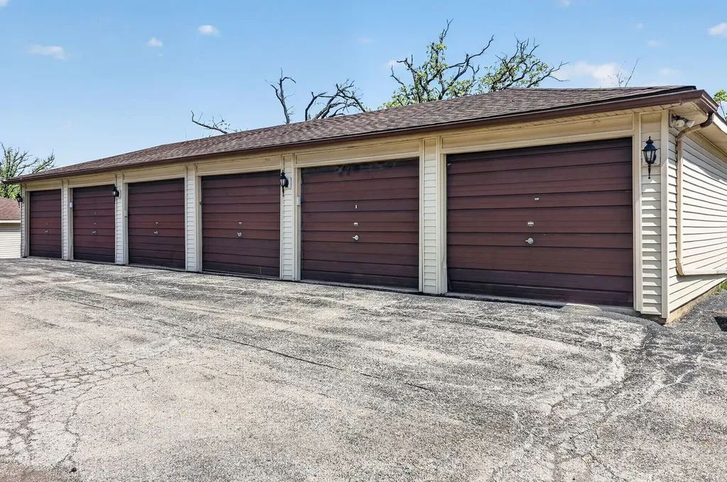468 Valley Drive Naperville IL 60563