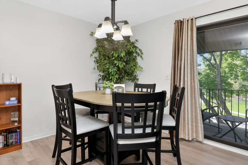 468 Valley Drive Naperville IL 60563