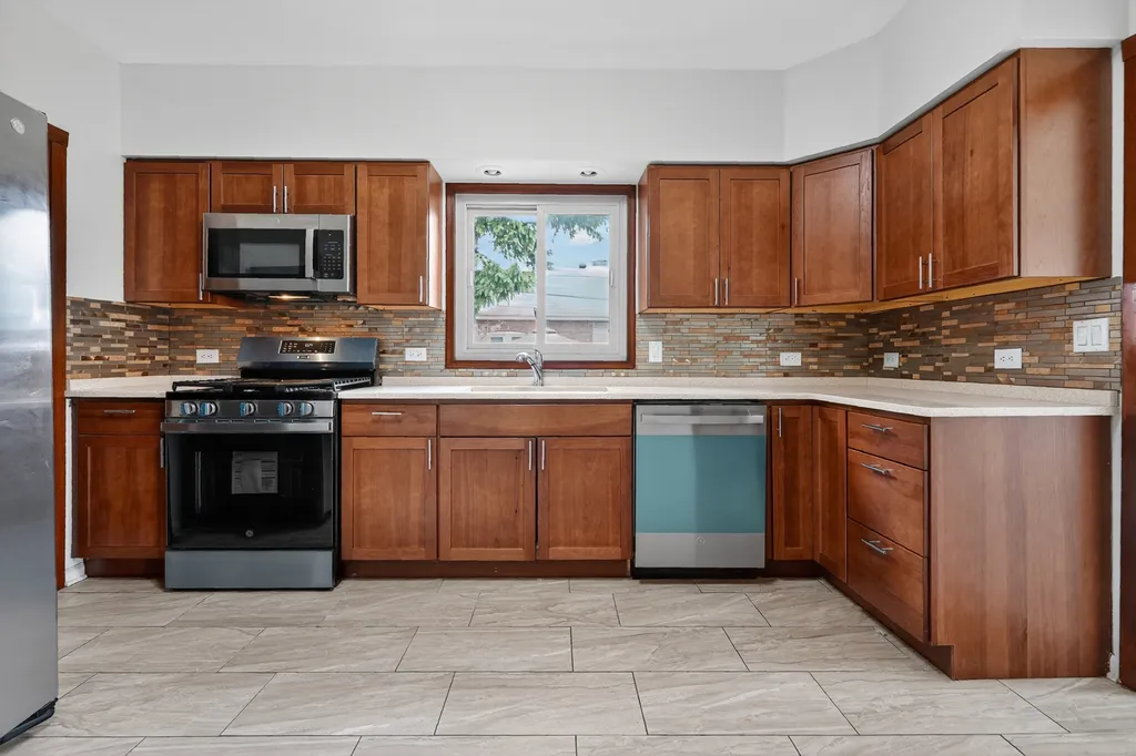 6136 West Fletcher Street Chicago IL 60634