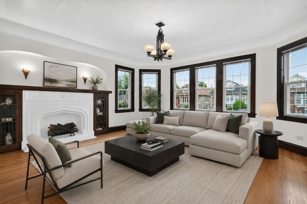 6136 West Fletcher Street Chicago IL 60634