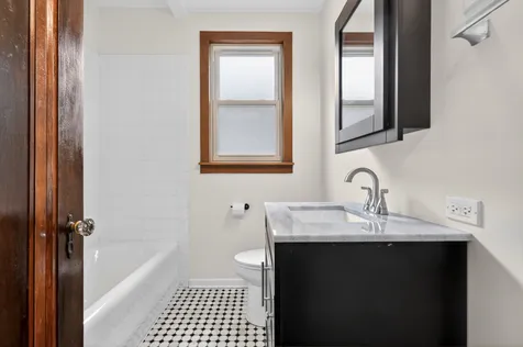 6136 West Fletcher Street Chicago IL 60634
