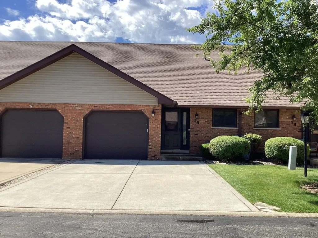 1910 Heatherway Lane New Lenox IL 60451
