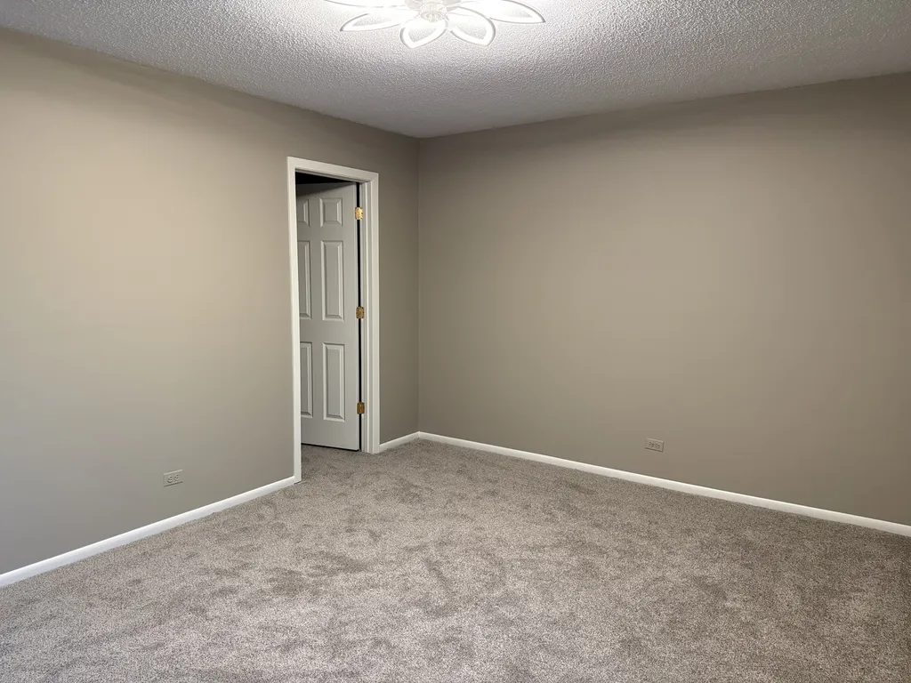 1910 Heatherway Lane New Lenox IL 60451