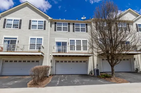 208 Comstock Drive Elgin IL 60124