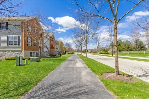 208 Comstock Drive Elgin IL 60124