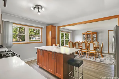 1569 Sherman Place Des Plaines IL 60016